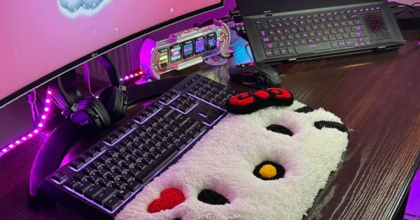 Fluffy Kitty Keyboard Rug – Handmade & Cute
