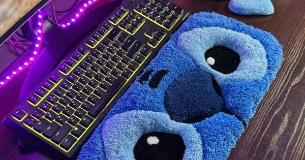 3D Keyboard Rug & Tiny Mouse Rug – Blue Alien