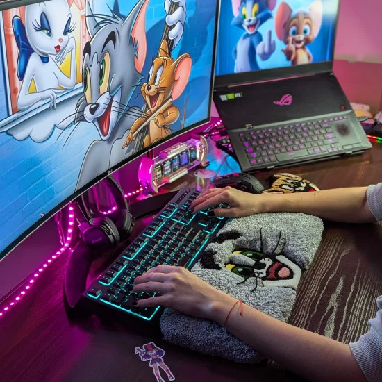 Funny Cat and Mouse Keyboard Rug - Cozy Desk Decor