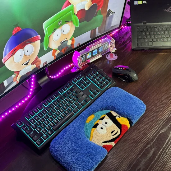 Funny Cartoon Character 3D Keyboard Rug – Bold, Playful & Unique Desk Mat