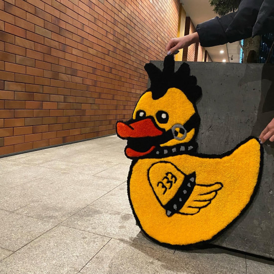 PUNK? duck tufted rug PUNK? duck tufted rug