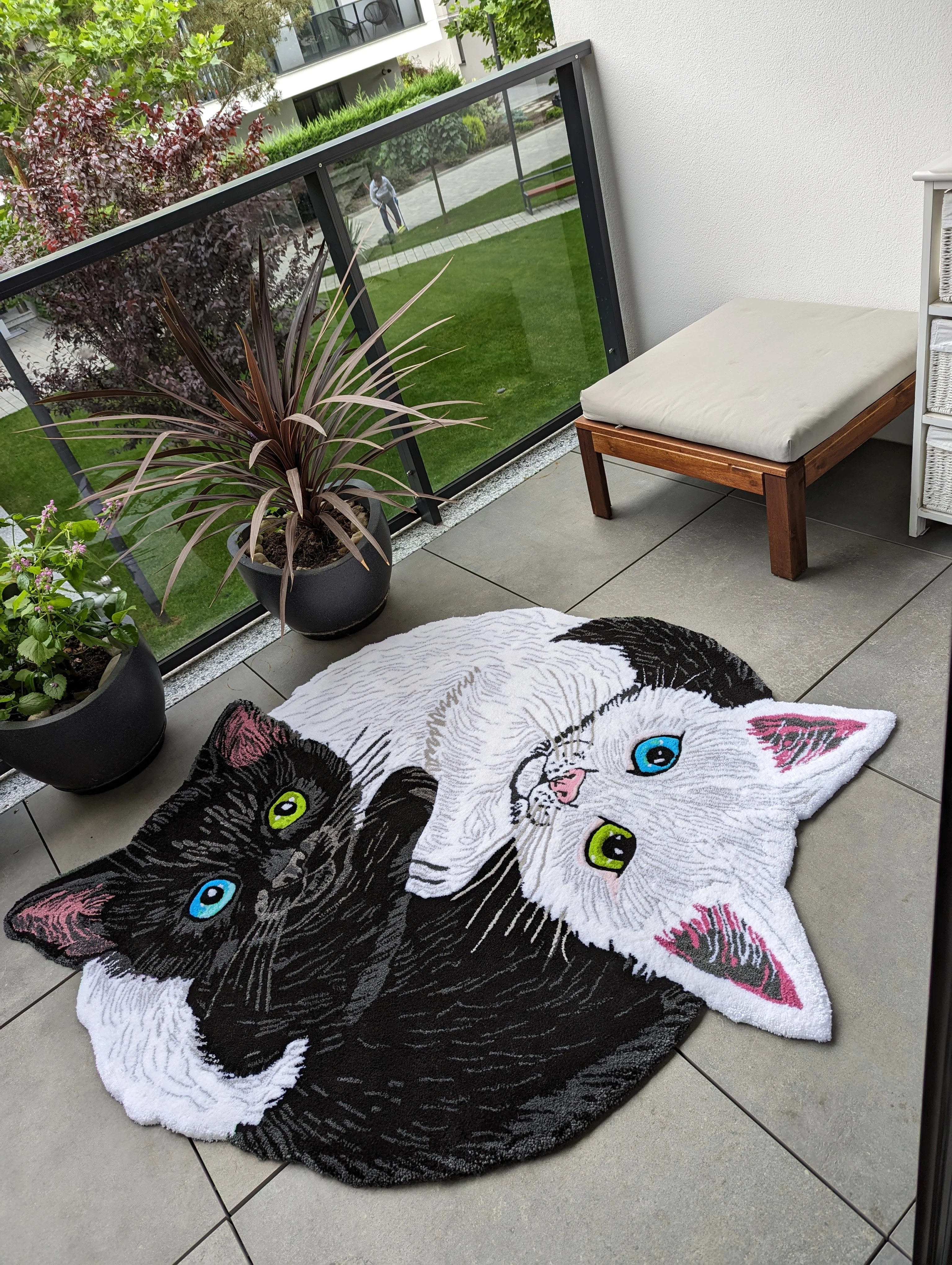 Yin And Yang Cat And Dog Area Rug – Blackbrdstore